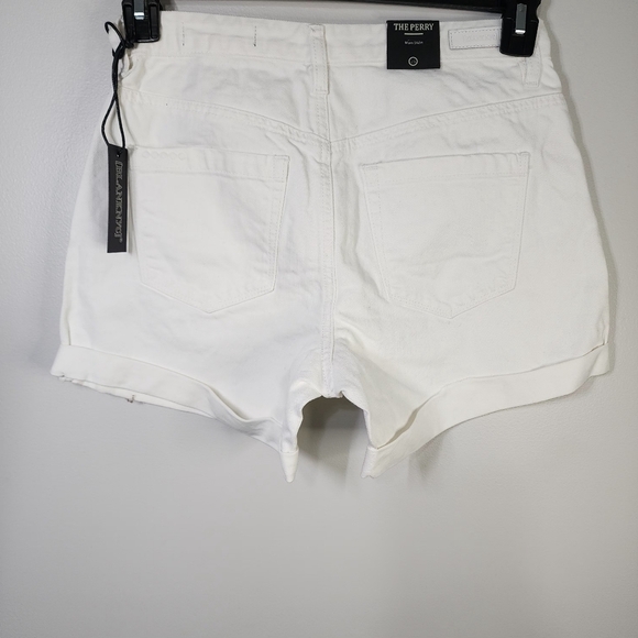 BlankNyc White Denim 'Head In The Clouds' Mom Shorts - Picture 5 of 6
